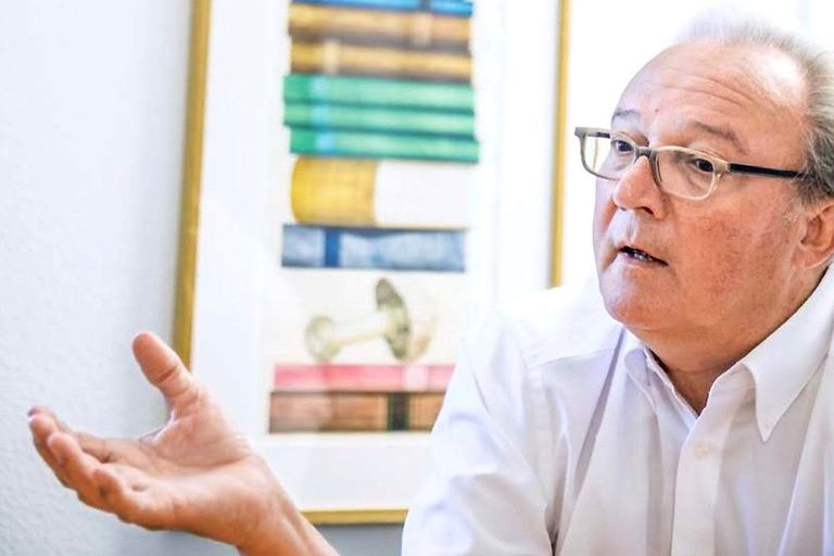 Marcel Tanner, a professor for epidemiology and medical parasitology at the University of Basel, was the Director of the Swiss Tropical and Public Health Institute (Swiss TPH) in Basel from 1997 to 2015. From 1981 to 1984 he ran the outside facility of the Swiss TPH in Ifakara in Tanzania (today the Ifakara Health Institute). He has been awarded honorary doctorates by the University of Neuchâtel and the University of Brisbane. Since 2016 he has presided over the Swiss Academy of Sciences. Marcel Tanner, a professor for epidemiology and medical parasitology at the University of Basel, was the Director of the Swiss Tropical and Public Health Institute (Swiss TPH) in Basel from 1997 to 2015. From 1981 to 1984 he ran the outside facility of the Swiss TPH in Ifakara in Tanzania (today the Ifakara Health Institute). He has been awarded honorary doctorates by the University of Neuchâtel and the University of Brisbane. Since 2016 he has presided over the Swiss Academy of Sciences.