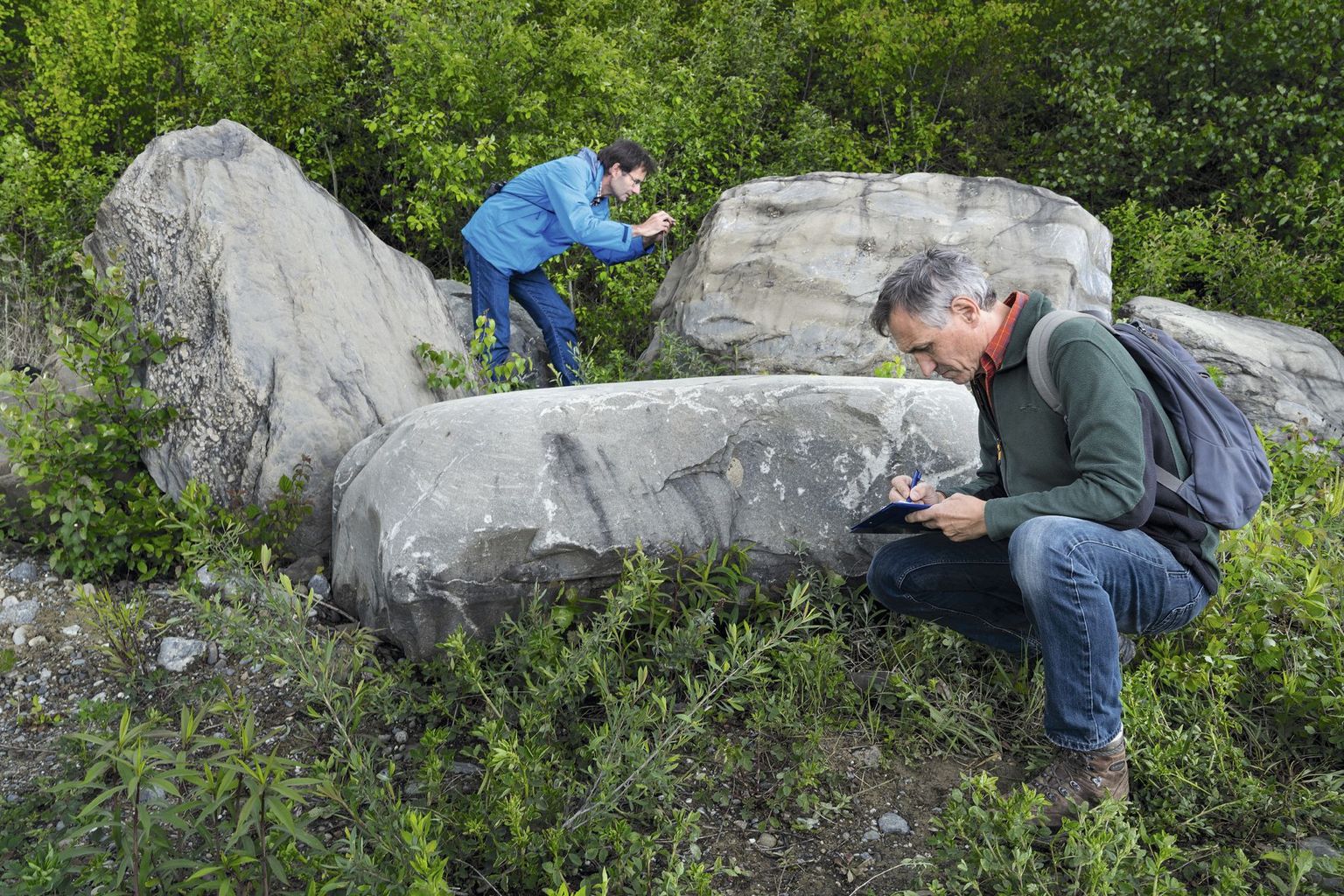 Artenforscherinnen und Artenforscher auf der Suche nach den letzten Überlebenden Artenforscherinnen und Artenforscher auf der Suche nach den letzten Überlebenden