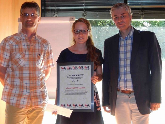 Lilian Witthauer (con Adrian Signer e Olivier Schneider) ) con il premio CHIPP 2015, nel Castello di Bossey vicino Ginevra.