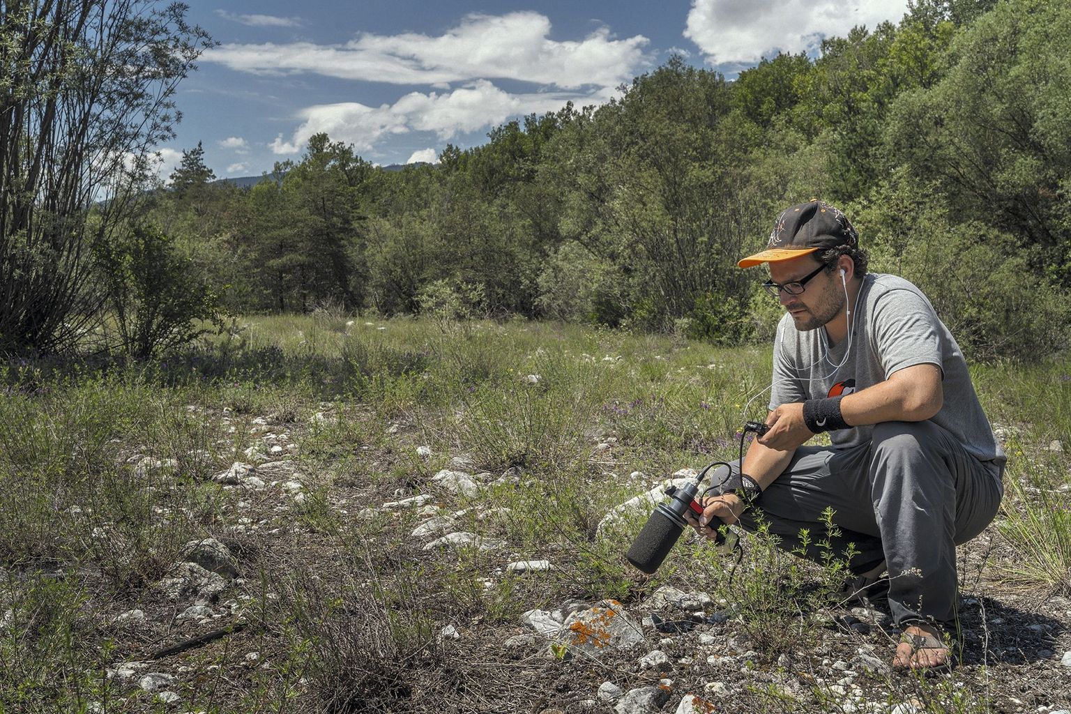 Artenforscherinnen und Artenforscher auf der Suche nach den letzten Überlebenden Artenforscherinnen und Artenforscher auf der Suche nach den letzten Überlebenden