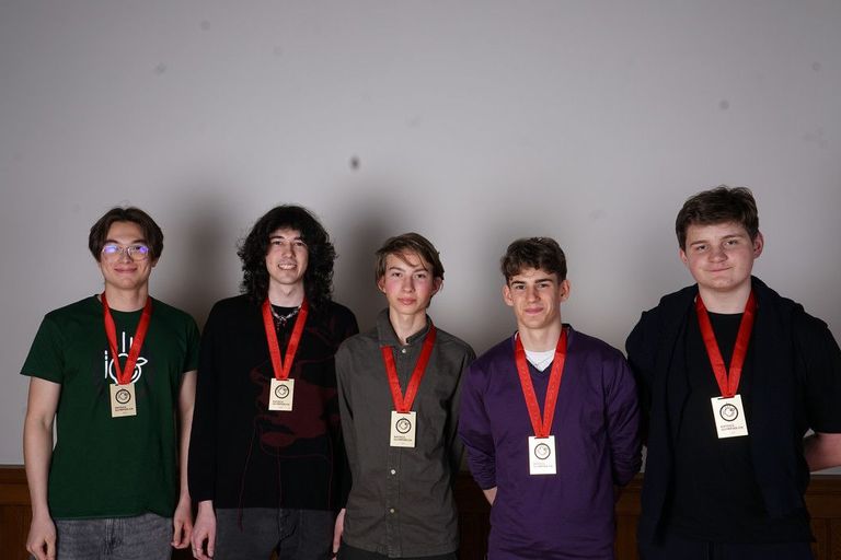 Or: Eric Lüscher, Leon Zimmermann, Leo Swedenborg, Levin Glatz et Leonrd Duparc Or: Eric Lüscher, Leon Zimmermann, Leo Swedenborg, Levin Glatz et Leonrd Duparc