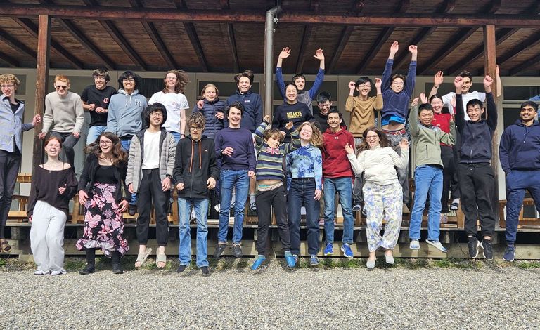 Teilnehmer:innen der Mathematik-Olympiade 2026 im Trainingslager Teilnehmer:innen der Mathematik-Olympiade 2026 im Trainingslager