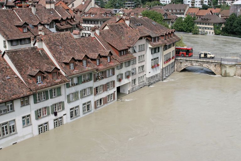inondation rivière hautes eaux crue