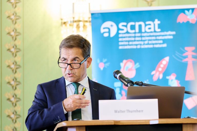 Bundeskanzler Walter Thurnherr, «Politik ⇄ Wissenschaft: gemeinsam Lösungen erarbeiten» Bundeskanzler Walter Thurnherr, «Politik ⇄ Wissenschaft: gemeinsam Lösungen erarbeiten»