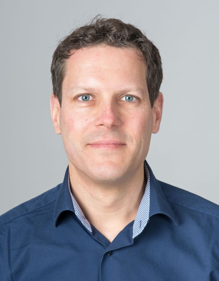 Pie Müller ist medizinischer Entomologe mit einem primären Interesse an der Biologie von krankheitsübertragenden Vektoren. Er leitet am Schweizerischen Tropen- und Public-Health-Institut die Einheit «Vector Biology» und ist Dozent an der Universität Basel. Pie Müller ist medizinischer Entomologe mit einem primären Interesse an der Biologie von krankheitsübertragenden Vektoren. Er leitet am Schweizerischen Tropen- und Public-Health-Institut die Einheit «Vector Biology» und ist Dozent an der Universität Basel.