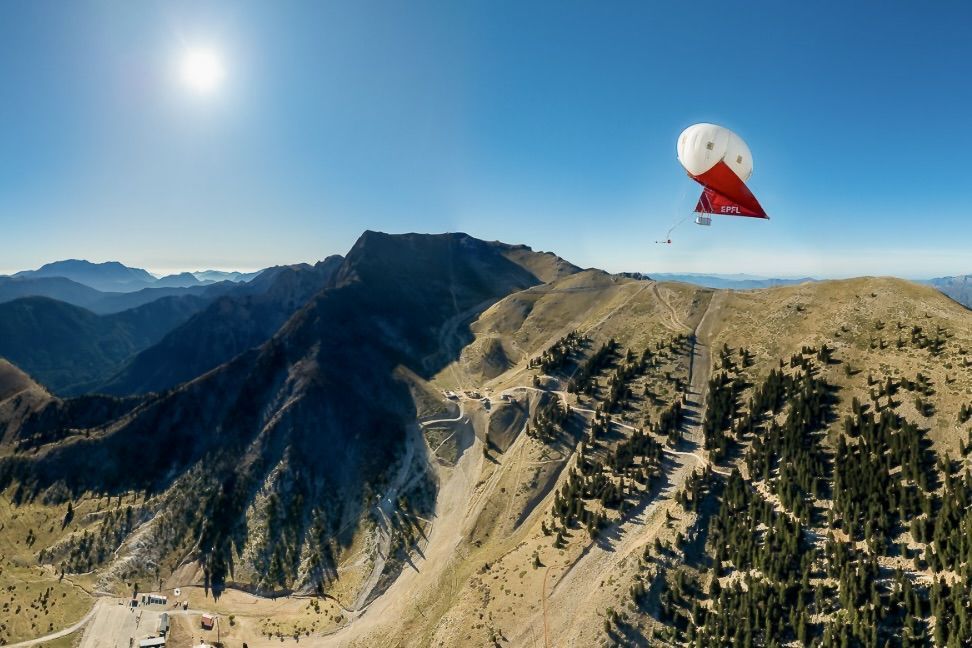 Elle a mesuré les particules d'aérosol à l'aide d'un ballon captif. Elle a mesuré les particules d'aérosol à l'aide d'un ballon captif.