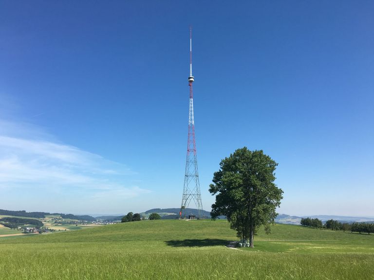 L’ancien émetteur national et nouvelle station de mesure de l’air NABEL