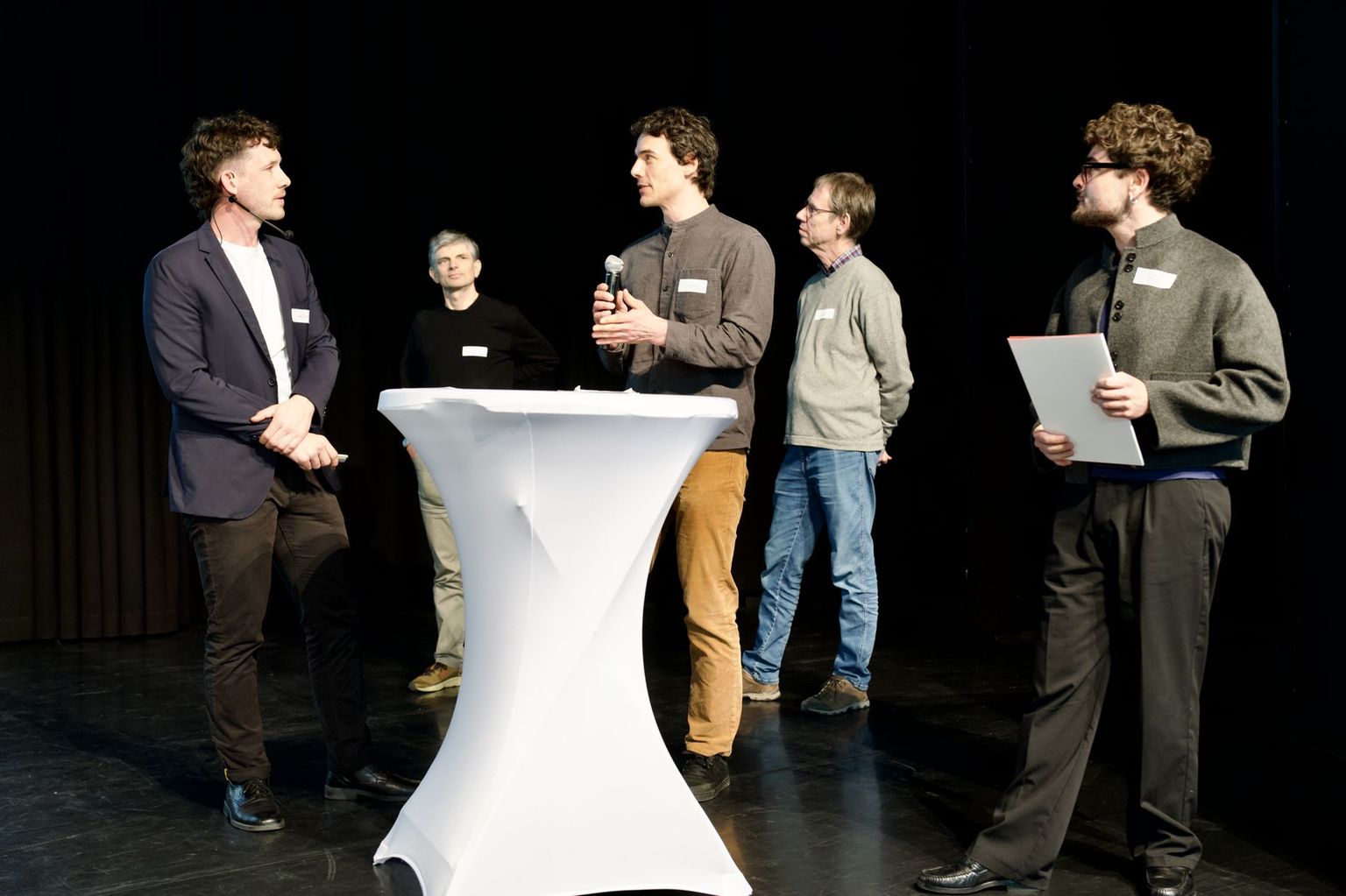 Severin Marty (project manager at ProClim and host of today’s event) interviews the poster contest winners as well as the jury members Severin Marty (project manager at ProClim and host of today’s event) interviews the poster contest winners as well as the jury members