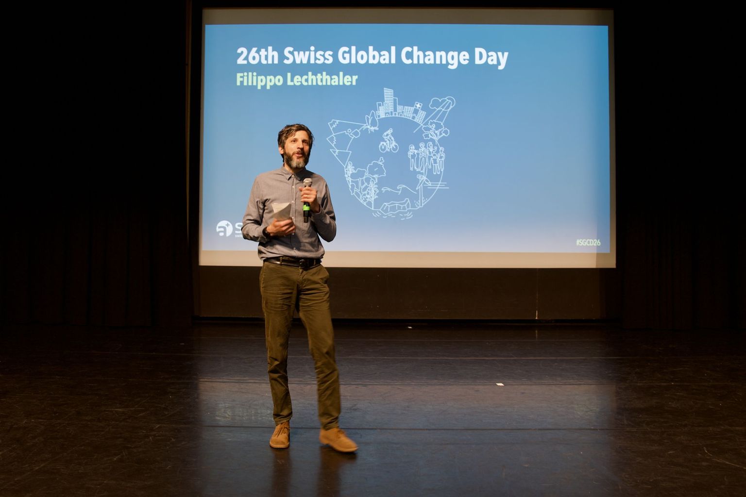 Filippo Lechthaler (head of ProClim) closes the 26th Swiss Global Change Day with the realisation: Some topics are too big to be avoided. Filippo Lechthaler (head of ProClim) closes the 26th Swiss Global Change Day with the realisation: Some topics are too big to be avoided.