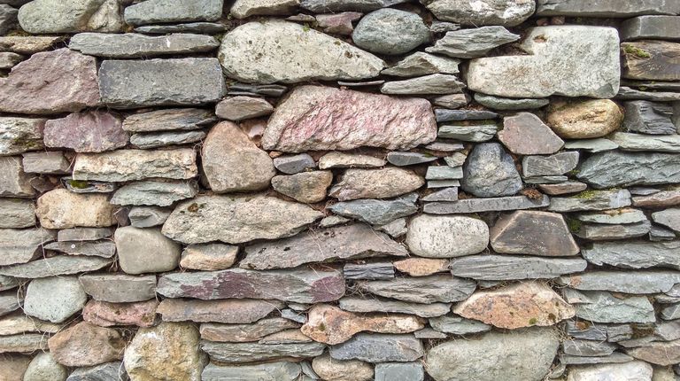 mur en pierre sèches