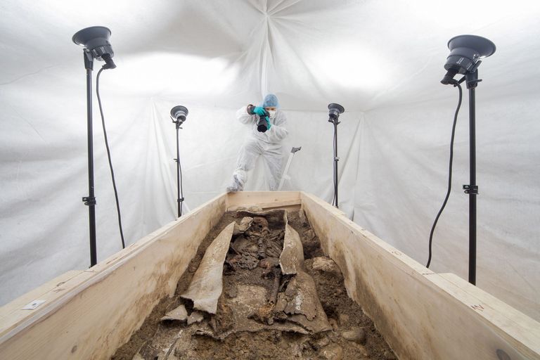 Le sarcophage en plomb découvert à Augusta Raurica