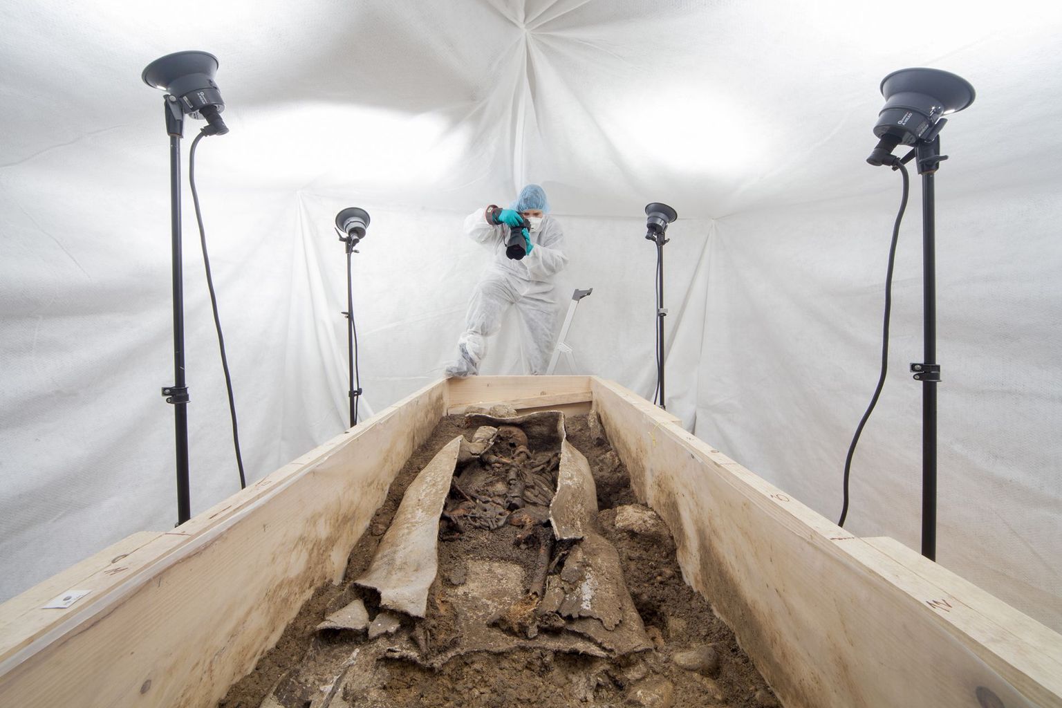 Der neu entdeckte römische Blei-Sarg gibt seine Geheimnisse preis