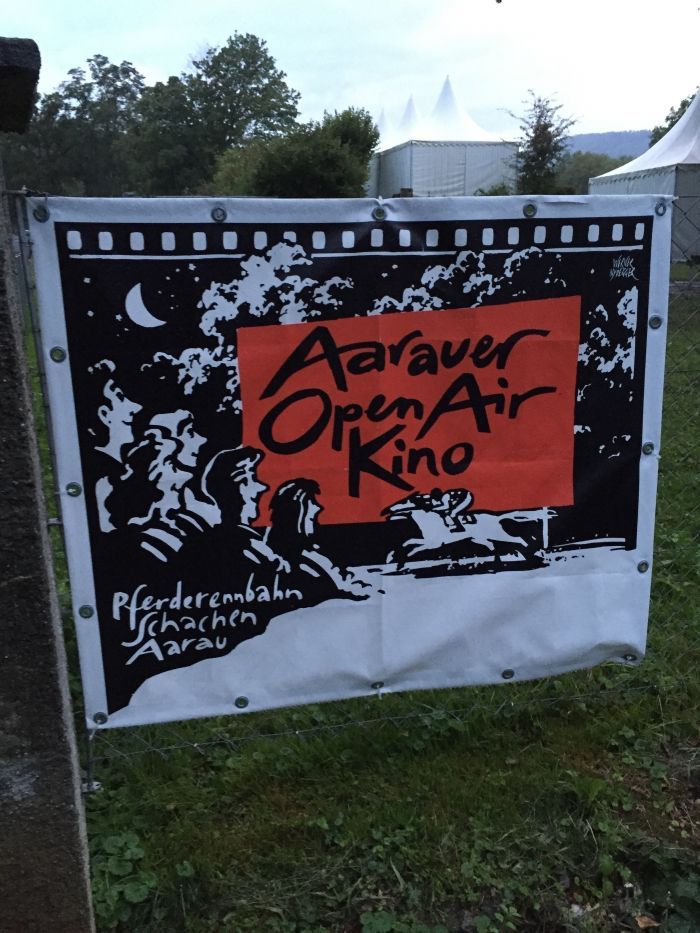 Das Aarauer Open Air Kino war auch in diesem Jahr zu Gast bei der Pferderennbahn Schachen am Rande der Stadt Aarau.