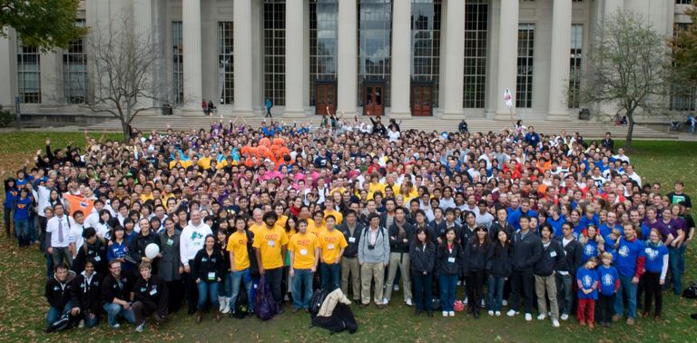 Am iGEM Abschlusswettbewerb treffen sich die besten Nachwuchsteams aus aller Welt – hier 2009 am MIT in Boston.