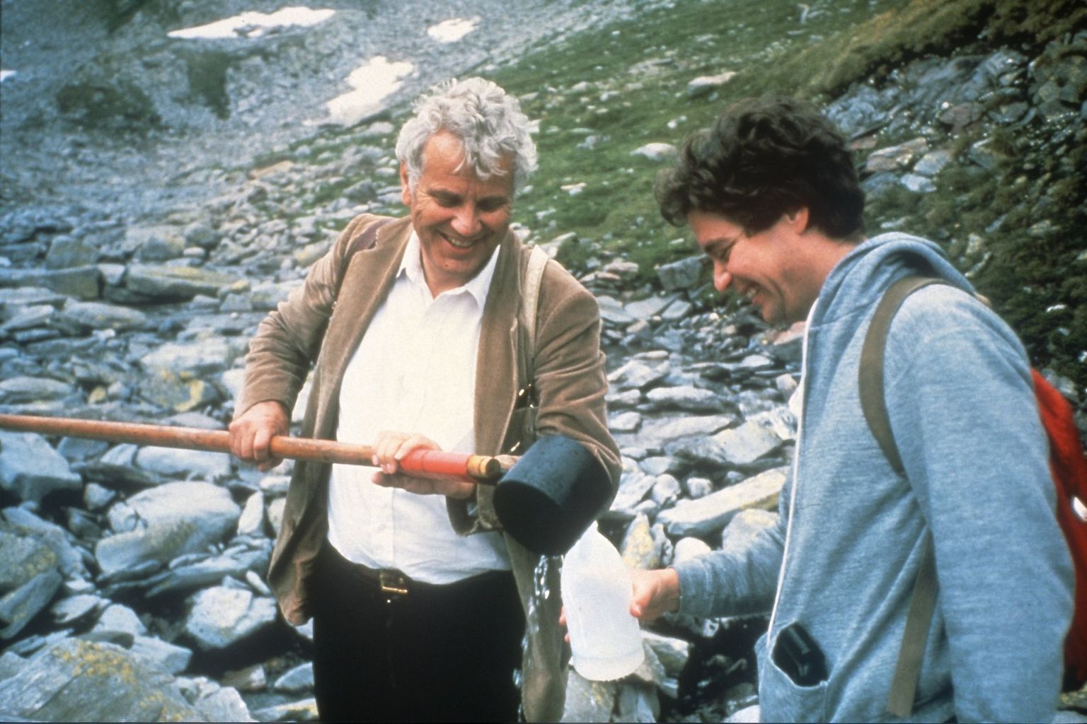 The chemist Werner Stumm (left) was convinced that processes in the environment could only be understood if the underlying molecular processes were researched.