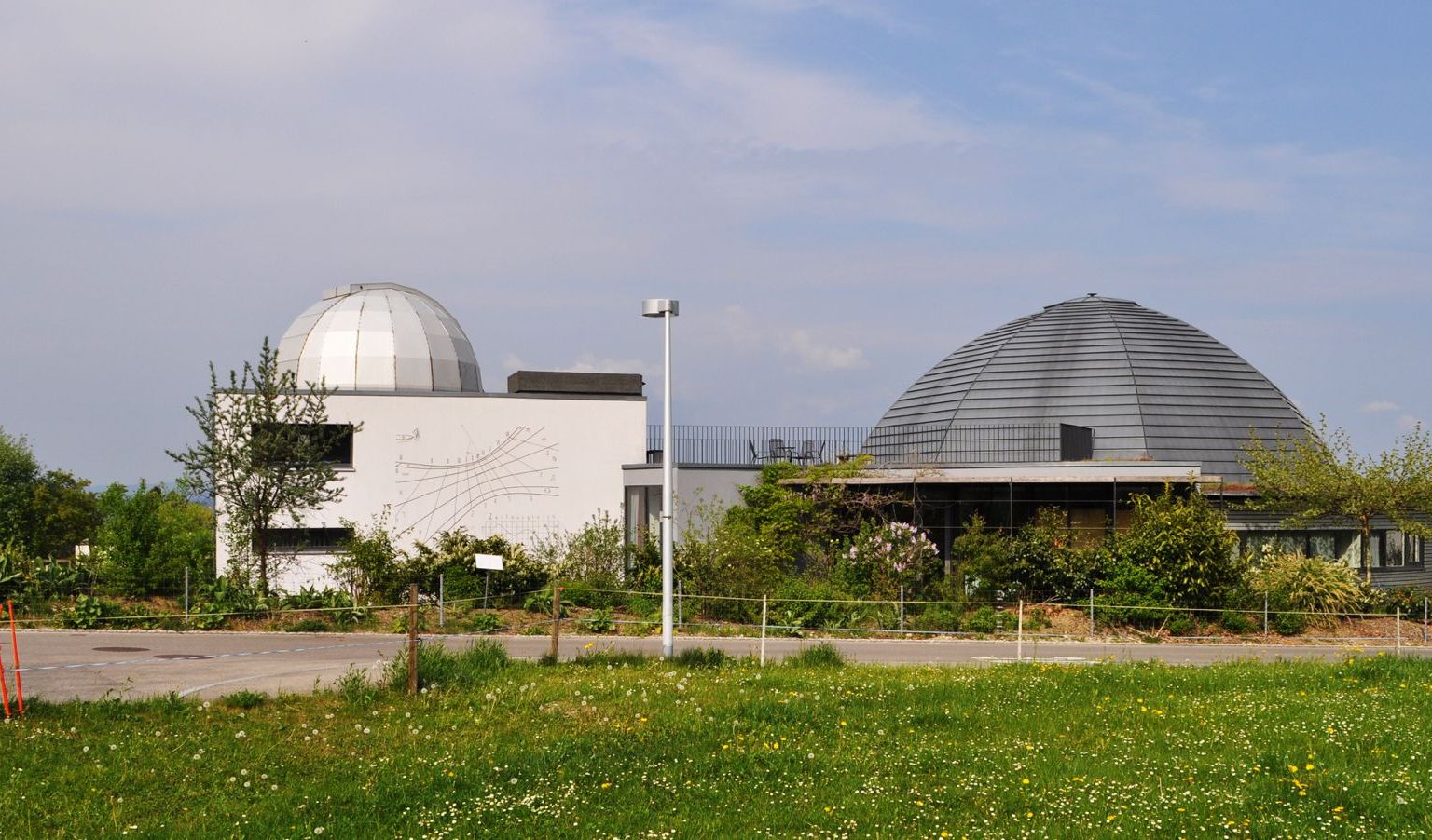 Das Bodensee Planetarium und Sternwarte hoch über Kreuzlingen