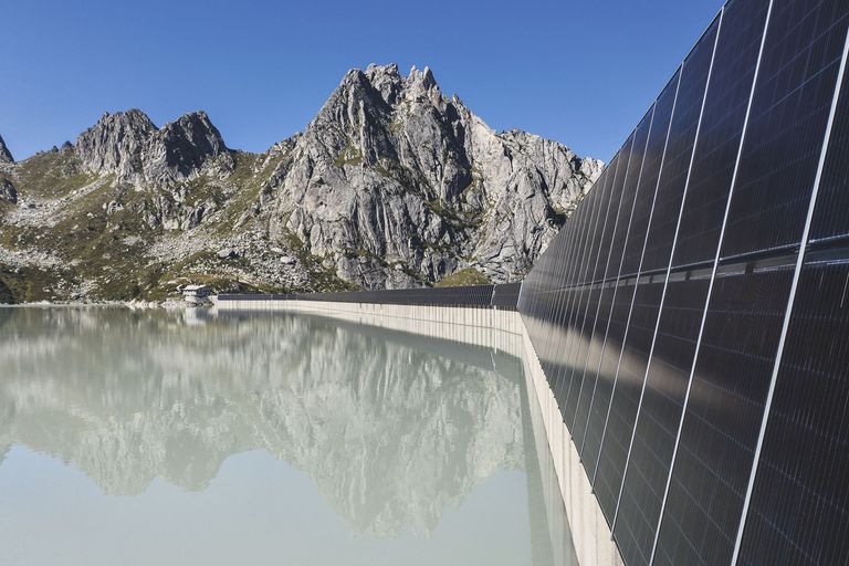 Photovoltaik und Wasserkraft werden die zukünftige Energieversorgung der Schweiz prägen.