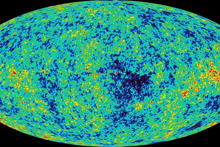 Die kosmische Hintergrundstrahlung, aufgenommen von der Raumsonde Planck. Die Farben zeigen die Energie-schwankungen der Photonen im Mikrowellenbereich