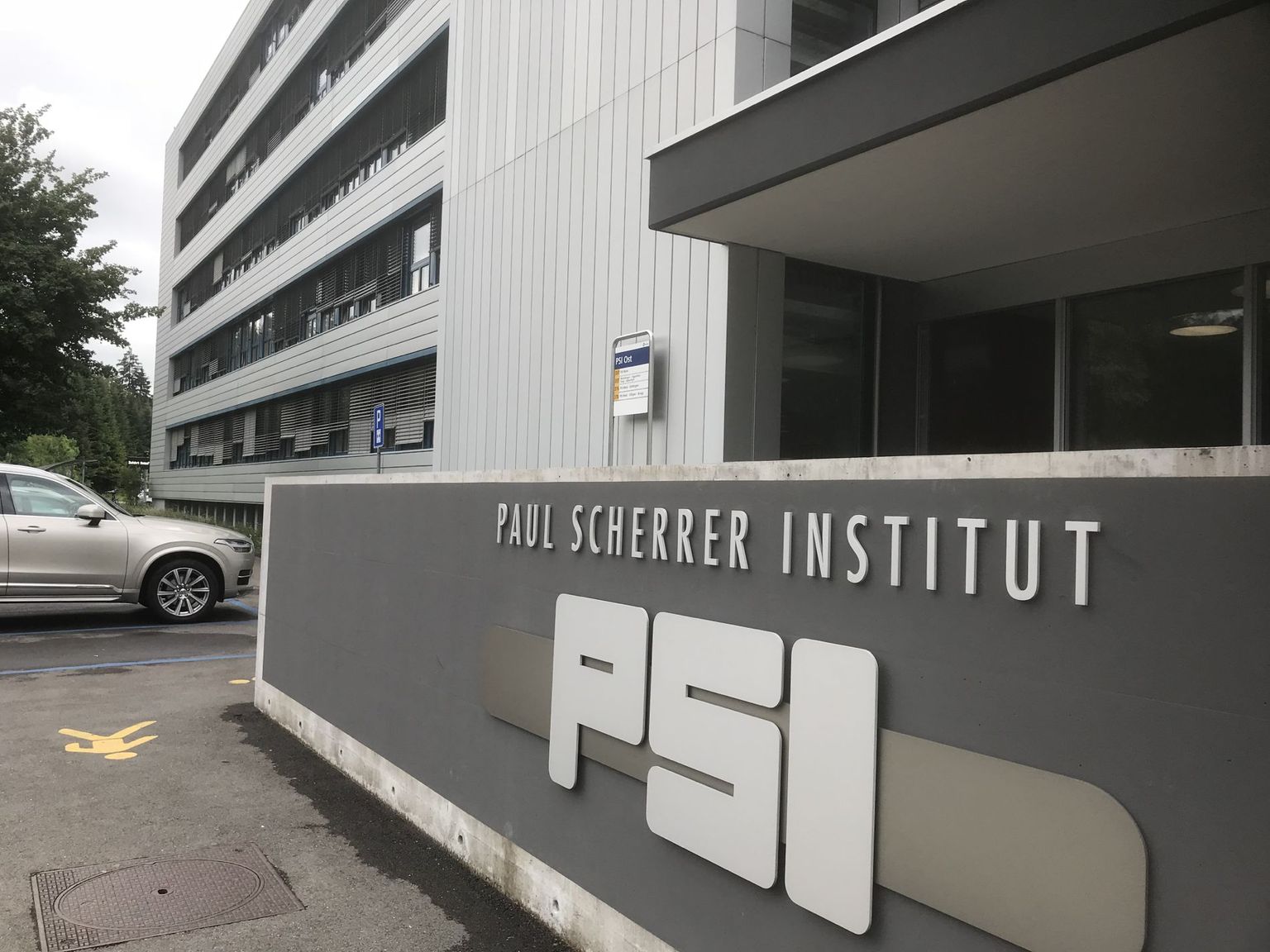 Der Eingang zum Paul Scherrer Institut, einer grossen Forschungseinrichtung des ETH-Bereichs.