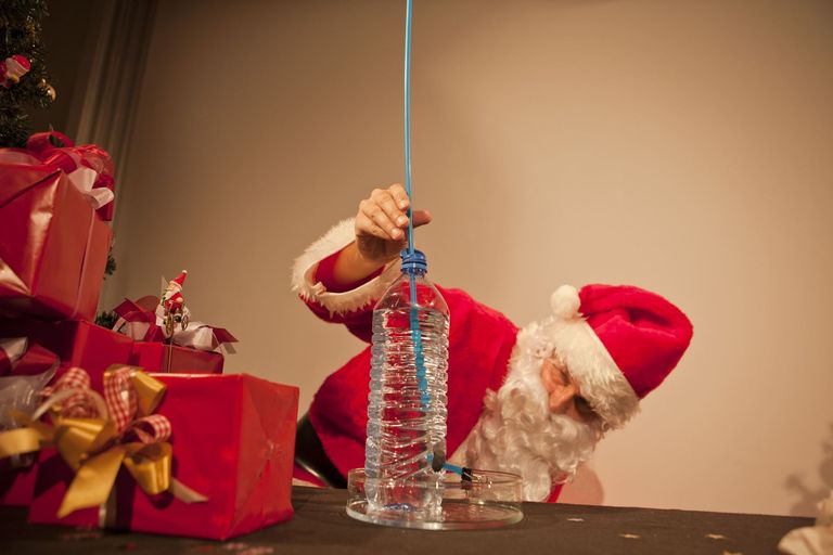 Physik im Advent: Ob 'Nikolaus' oder 'Weihnachtsmann' - ohne Physik geht heute gar nichts mehr.