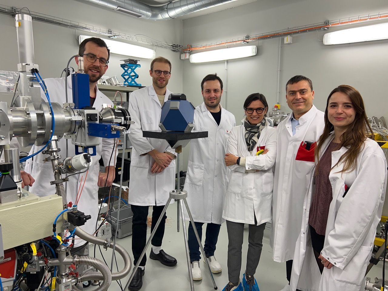 Das Team der Uni Bern hat das DIAMON-Spektrometer erfolgreich getestet