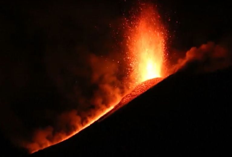 Sicile/Italie: l'Etna en éruption (février 2017)