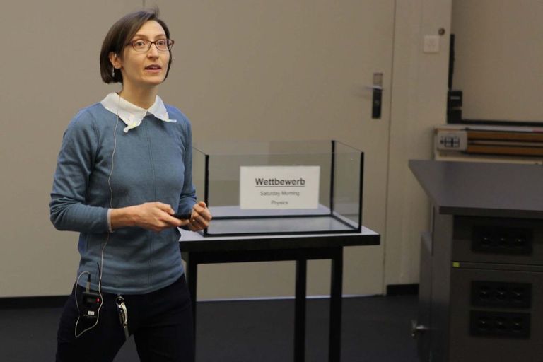 Prof. Ilaria Zardo enseigne la physique avec passion