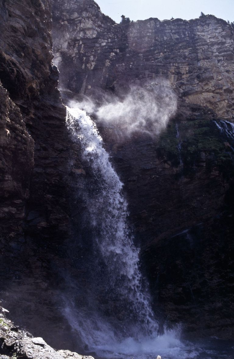 waterfall mountains