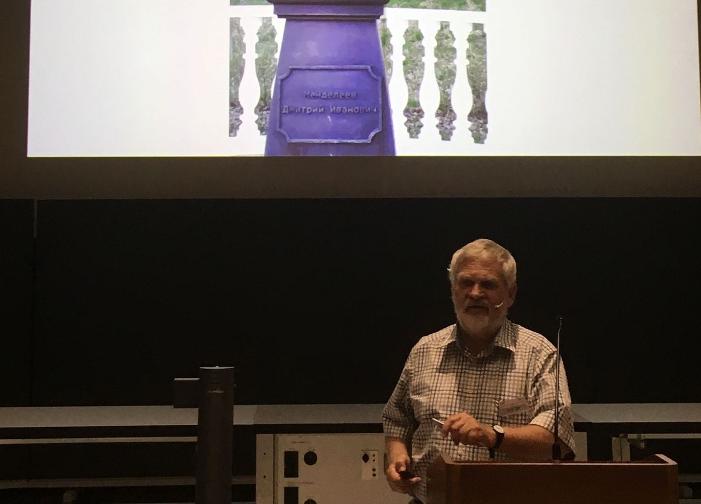 Heinz Gäggeler speaking at the symposium "On the Origin of the Elements" (IYPT 2019)