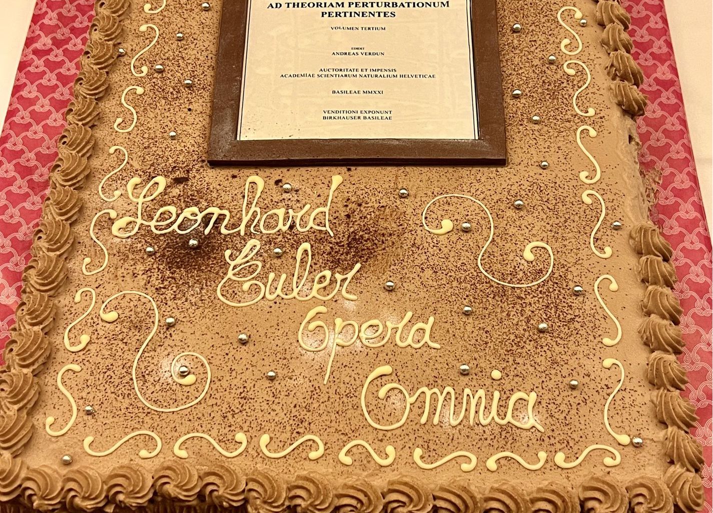 Der Birkhäuser-Springer Verlag offerierte einen Kuchen für den letzten gedruckten Band der Euler-Editionen